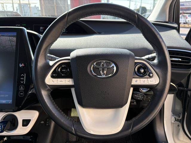 TOYOTA PRIUS PHV 2017 Image 31
