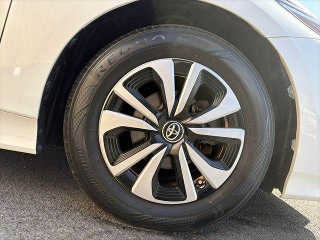 TOYOTA PRIUS PHV 2017 Image 31