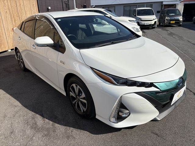 TOYOTA PRIUS PHV 2017 Image 31