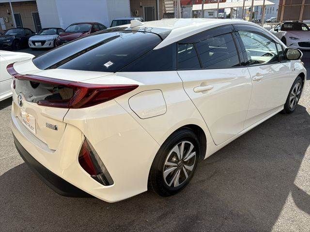 TOYOTA PRIUS PHV 2017 Image 31