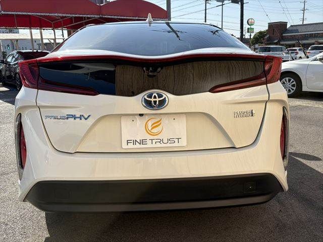 TOYOTA PRIUS PHV 2017 Image 31