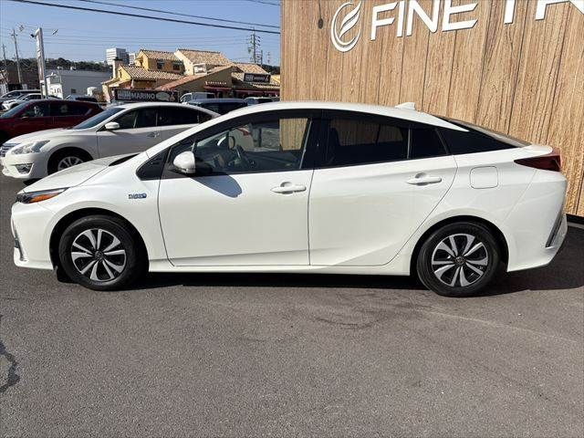 TOYOTA PRIUS PHV 2017 Image 31