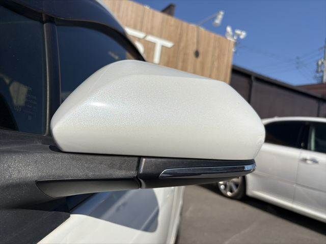 TOYOTA PRIUS PHV 2017 Image 31