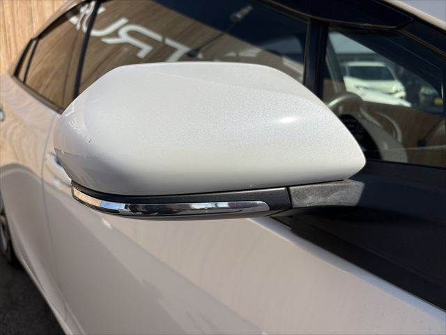 TOYOTA PRIUS PHV 2017 Image 31