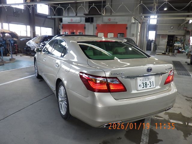TOYOTA LEXUS LS600HL 2011 Image 31