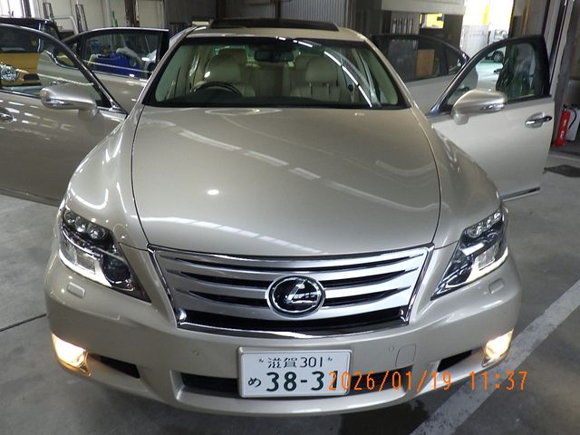 TOYOTA LEXUS LS600HL 2011 Image 31