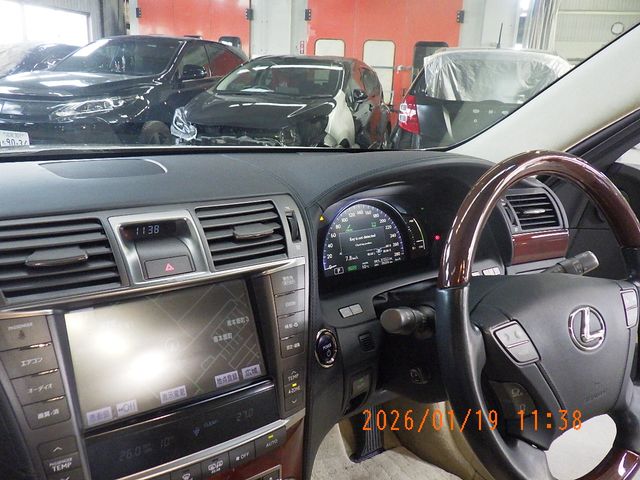 TOYOTA LEXUS LS600HL 2011 Image 31