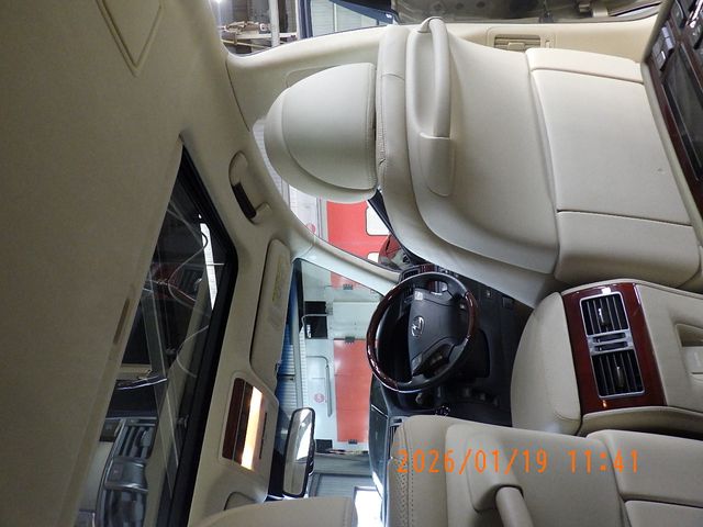 TOYOTA LEXUS LS600HL 2011 Image 31