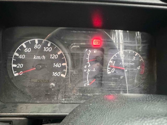 ISUZU ELF 2003 Image 31