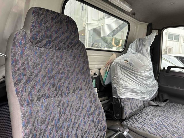 ISUZU ELF 2003 Image 31