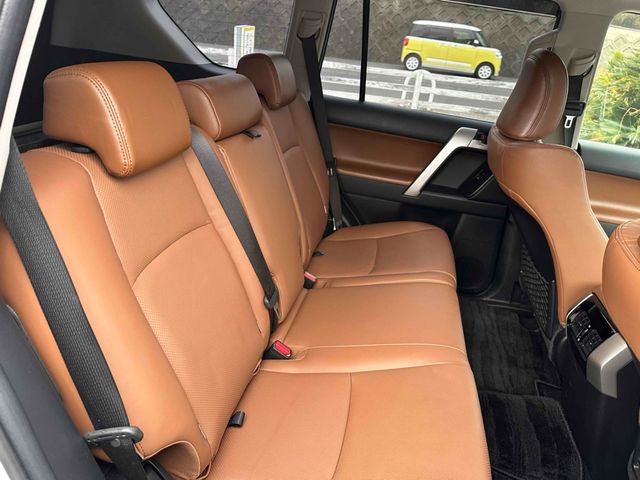 TOYOTA LANDCRUISER PRADO 2021 Image 31