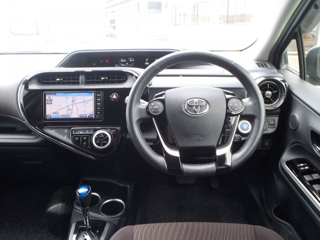 TOYOTA AQUA 2018 Image 31