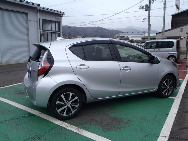 TOYOTA AQUA 2018 Image 31