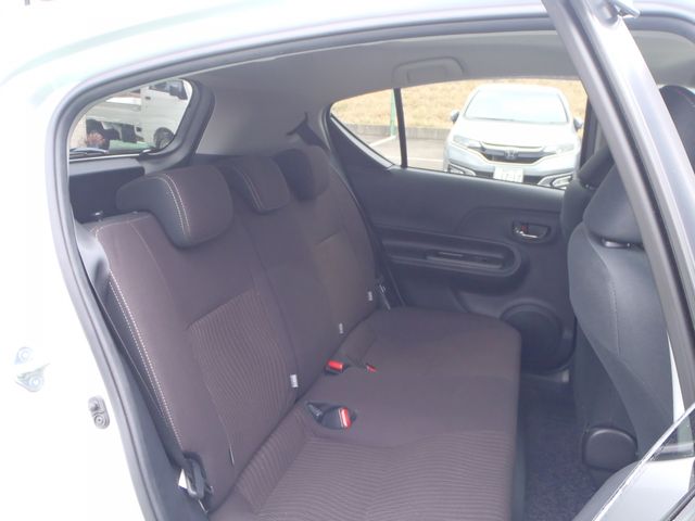 TOYOTA AQUA 2018 Image 31