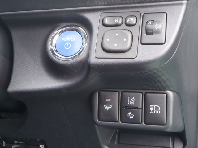 TOYOTA AQUA 2018 Image 31