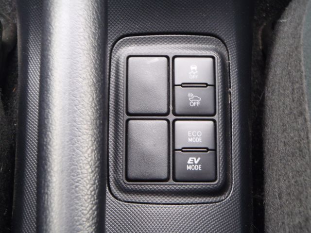 TOYOTA AQUA 2018 Image 31