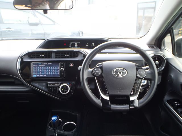 TOYOTA AQUA 2017 Image 31