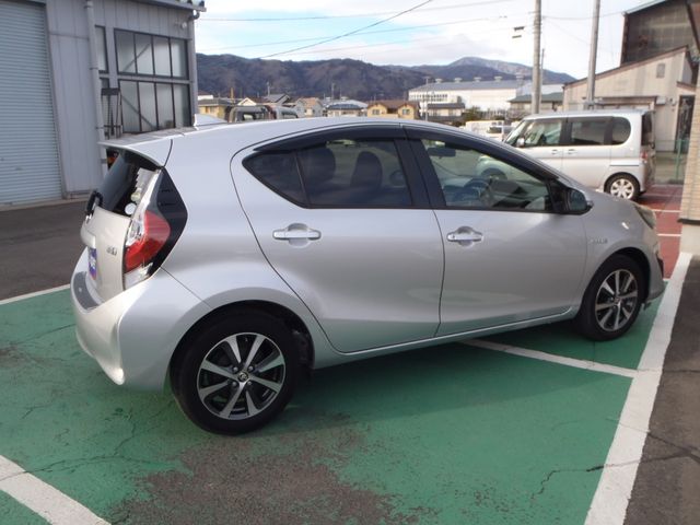 TOYOTA AQUA 2017 Image 31