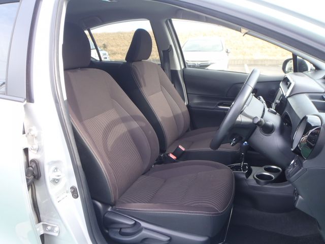 TOYOTA AQUA 2017 Image 31