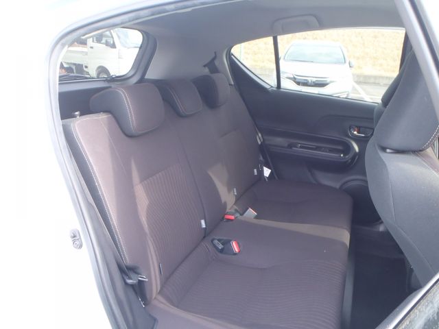 TOYOTA AQUA 2017 Image 31