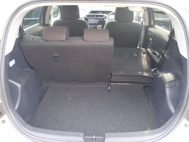 TOYOTA AQUA 2017 Image 31