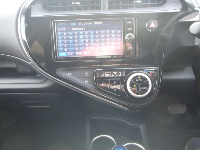 TOYOTA AQUA 2017 Image 31