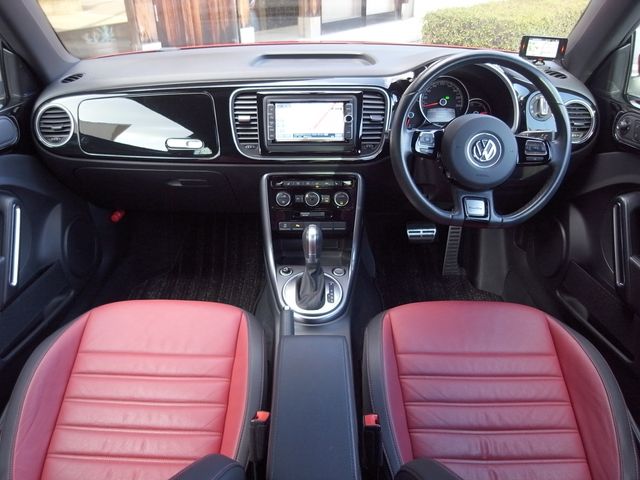 VOLKSWAGEN THE BEETL 2018 Image 31