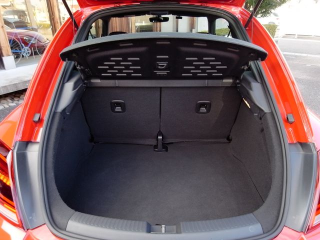 VOLKSWAGEN THE BEETL 2018 Image 31
