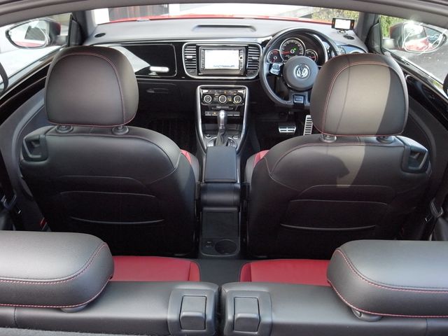 VOLKSWAGEN THE BEETL 2018 Image 31