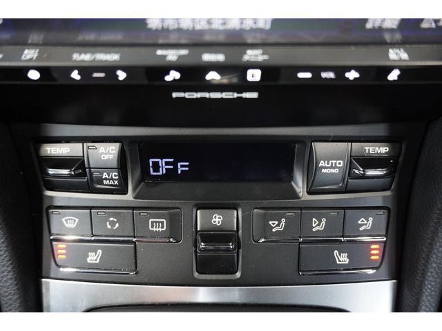 PORSCHE 911 2012 Image 31