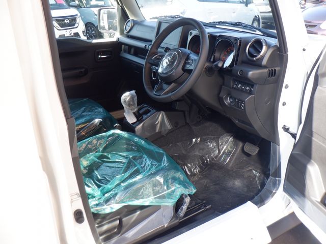 SUZUKI JIMNY NOMADE 2025 Image 31