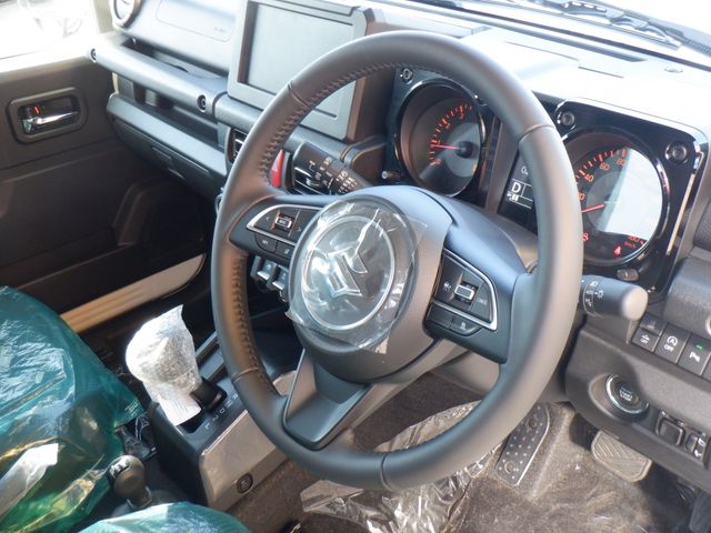 SUZUKI JIMNY NOMADE 2025 Image 31