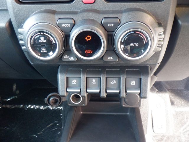 SUZUKI JIMNY NOMADE 2025 Image 31