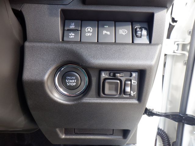 SUZUKI JIMNY NOMADE 2025 Image 31