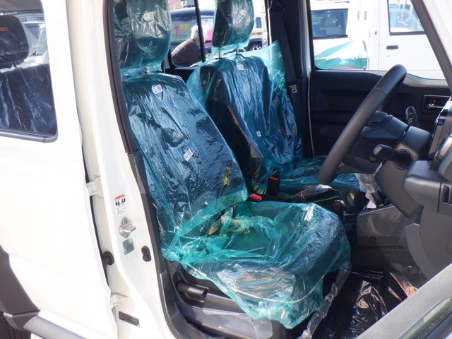 SUZUKI JIMNY NOMADE 2025 Image 31