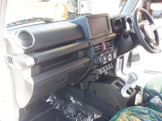 SUZUKI JIMNY NOMADE 2025 Image 31