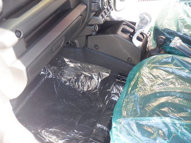 SUZUKI JIMNY NOMADE 2025 Image 31