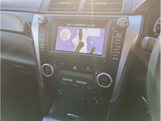 TOYOTA CAMRY HYBRID 2013 Image 31