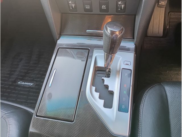 TOYOTA CAMRY HYBRID 2013 Image 31