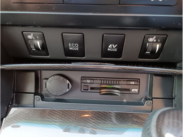 TOYOTA CAMRY HYBRID 2013 Image 31