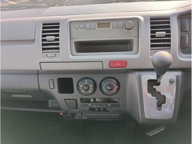 TOYOTA REGIUSACE VAN 2WD 2005 Image 31