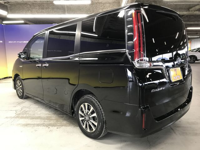 TOYOTA ESQUIRE HYBRID 2017 Image 31