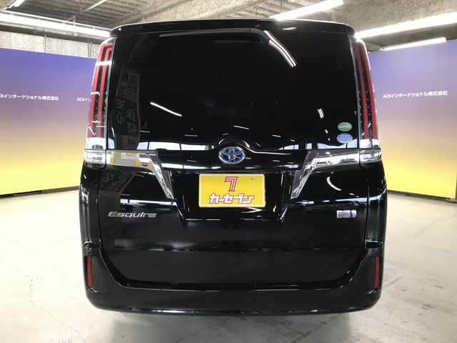 TOYOTA ESQUIRE HYBRID 2017 Image 31