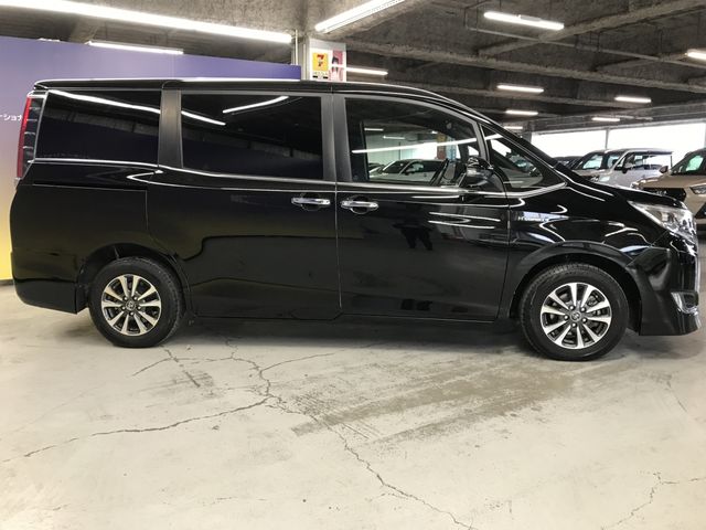 TOYOTA ESQUIRE HYBRID 2017 Image 31