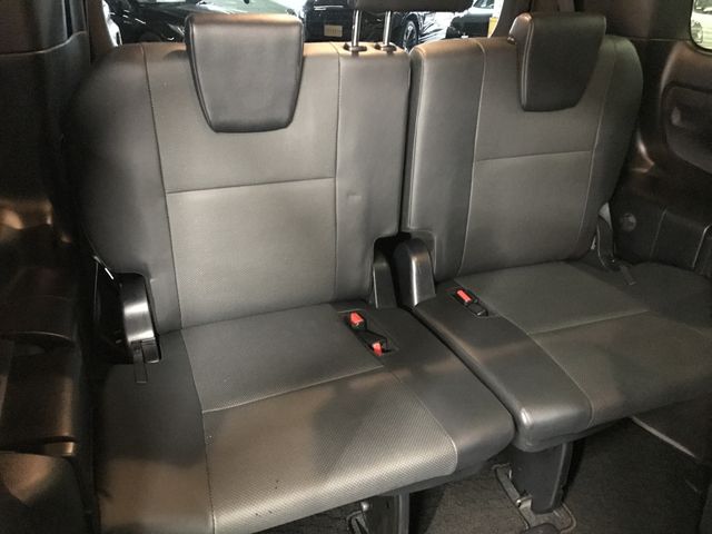 TOYOTA ESQUIRE HYBRID 2017 Image 31