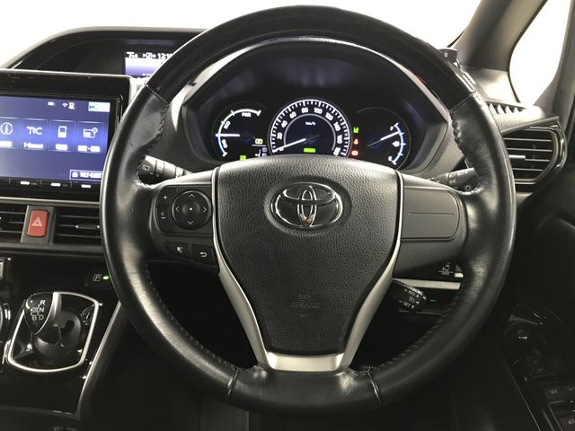 TOYOTA ESQUIRE HYBRID 2017 Image 31