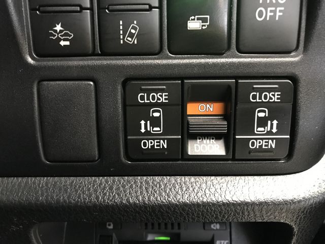 TOYOTA ESQUIRE HYBRID 2017 Image 31