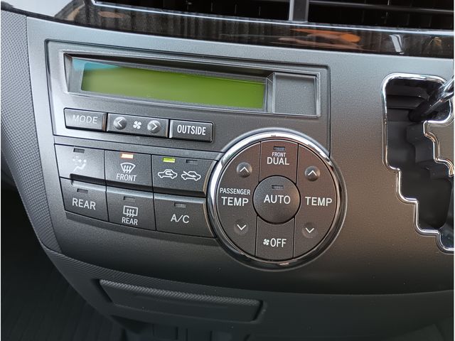 TOYOTA ESTIMA 2010 Image 31