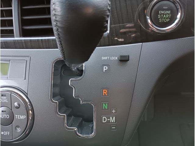 TOYOTA ESTIMA 2010 Image 31