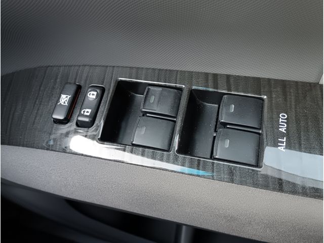 TOYOTA ESTIMA 2010 Image 31